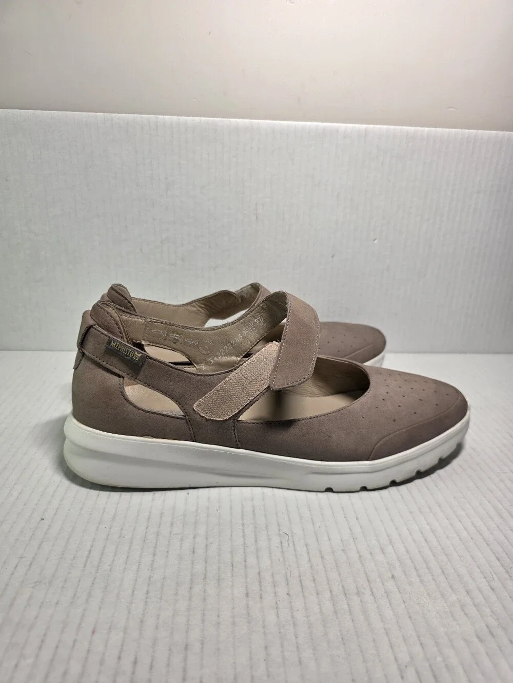 Mephisto Marsia Light Taupe Sneakers SIZE 10